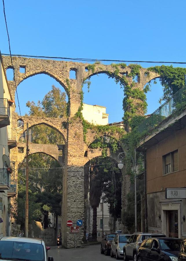 Casa Vacanze Archi Medievali Salerno Buitenkant foto